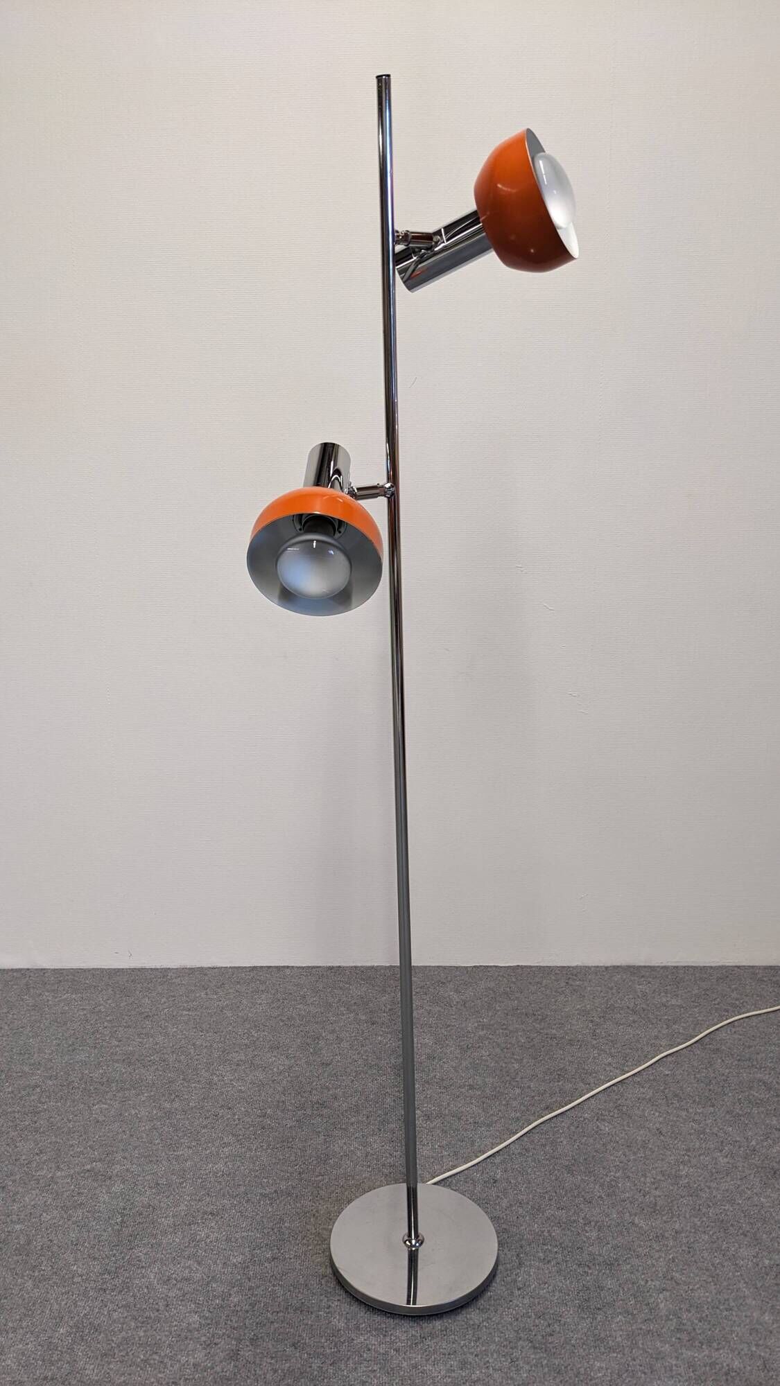 Space age floor lamp with 2 spots by Hustadt Leuchten, Germany, circa 1970.