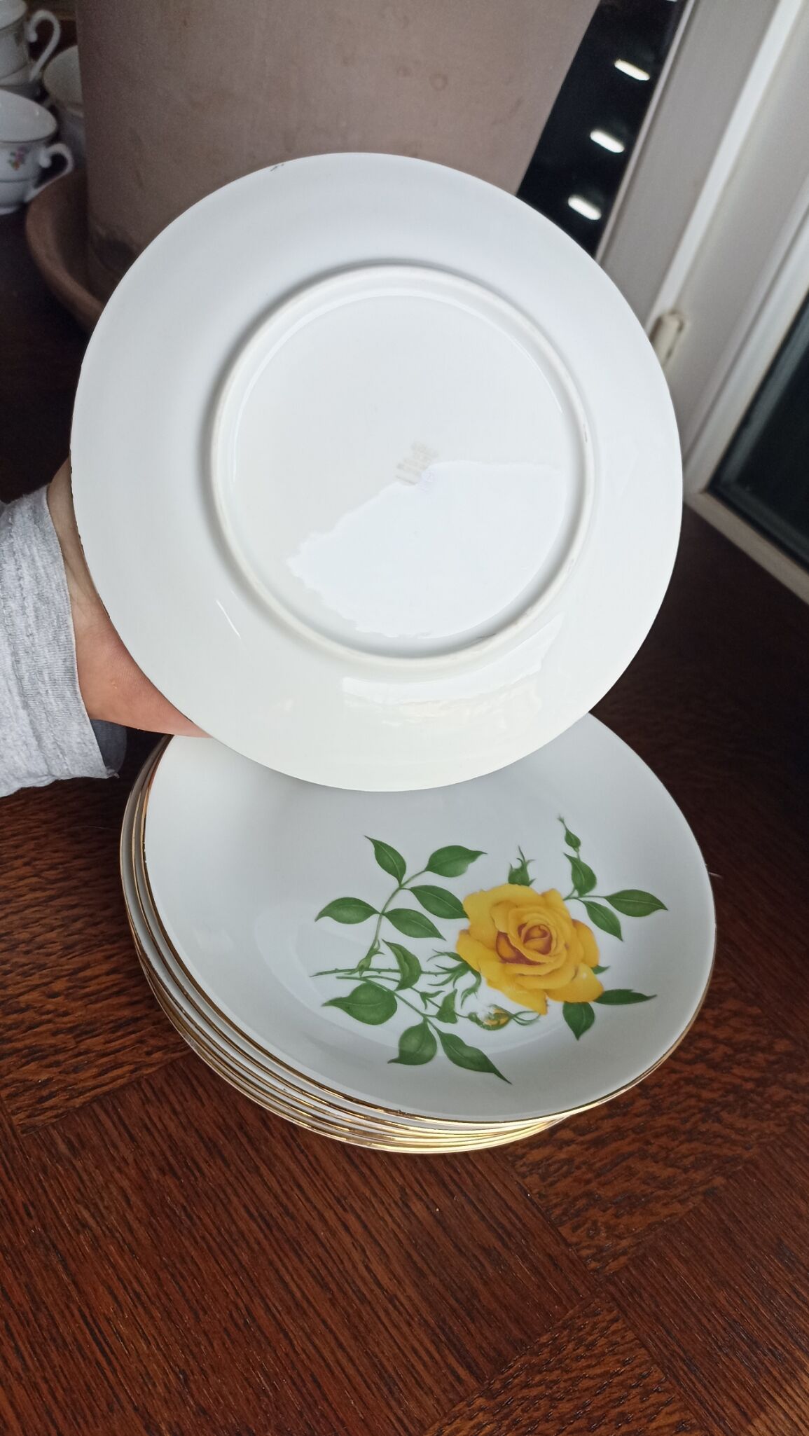 7 EPIAG Dallwitz dessert plates decorated with yellow roses