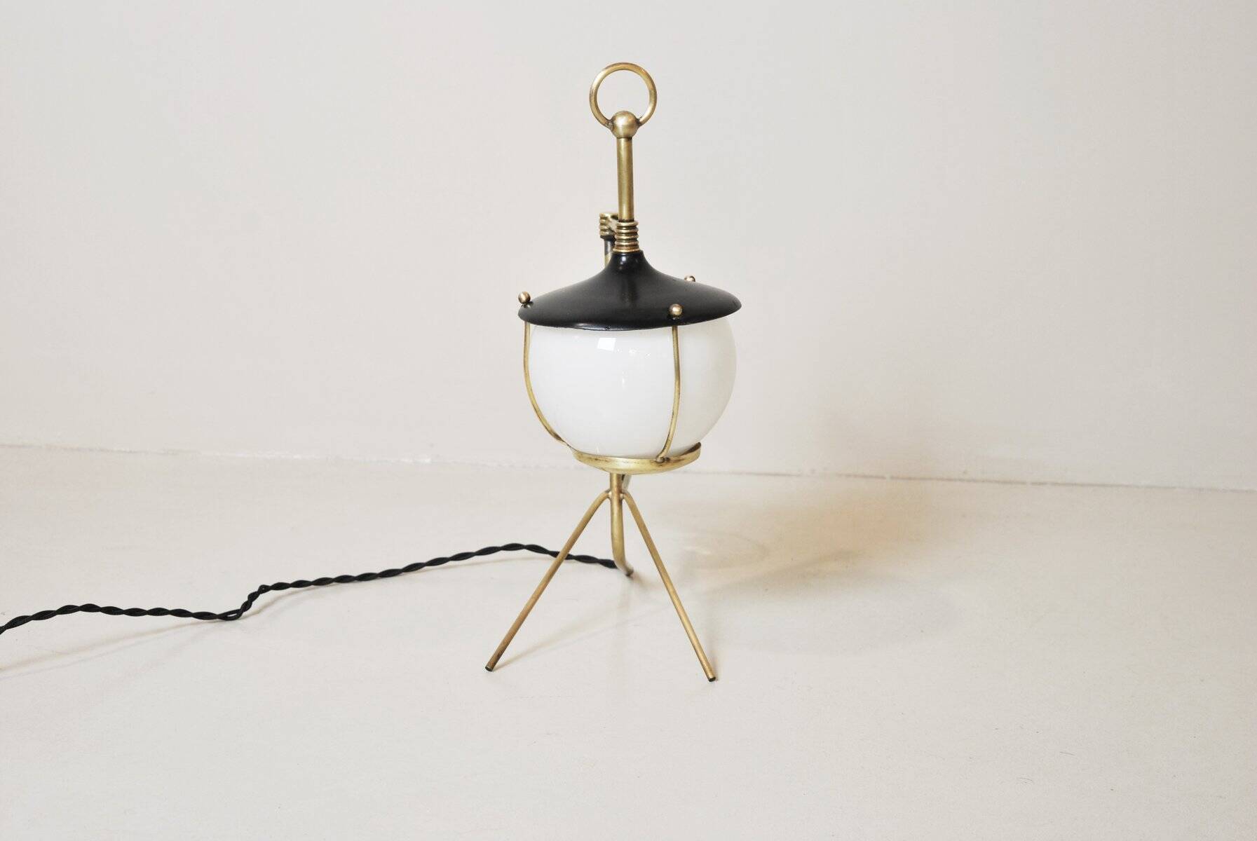 Lampe de table en forme de lanterne en laiton, années 50