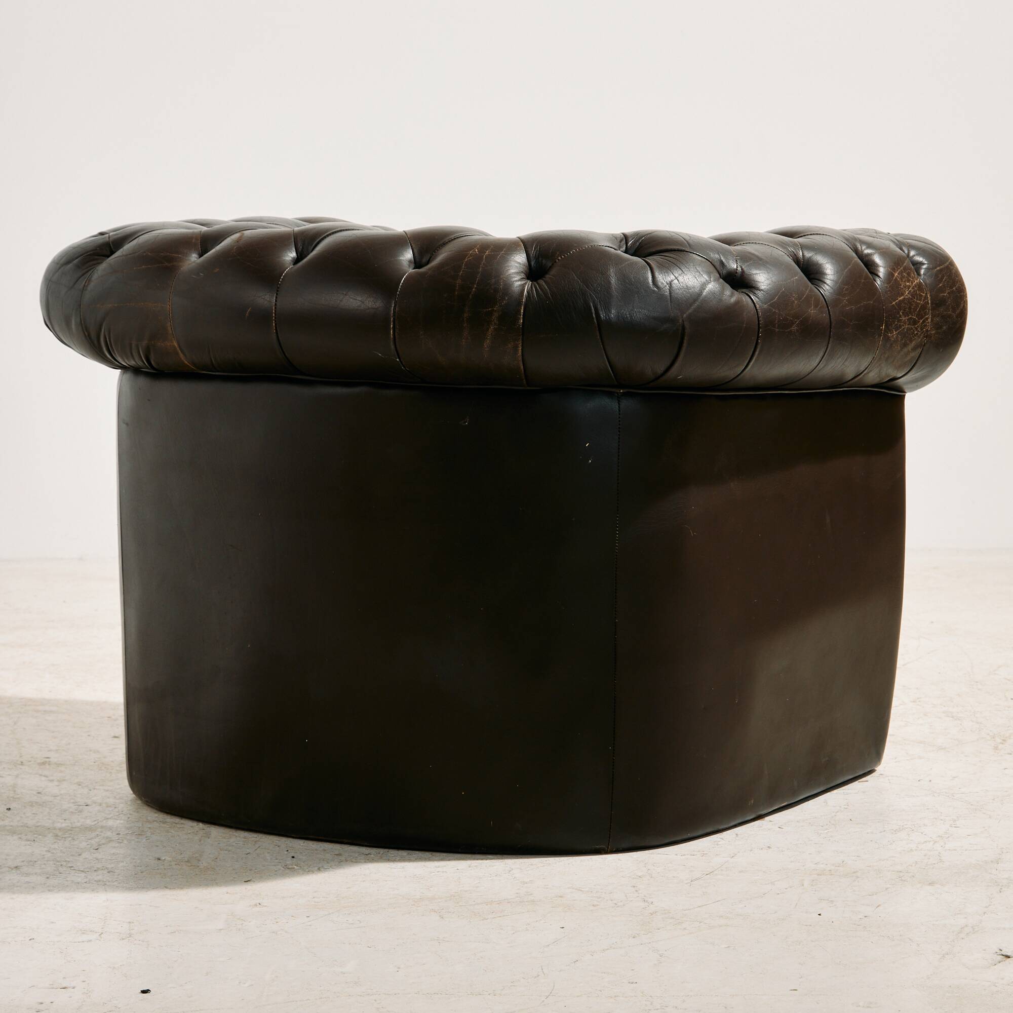 Chesterfield-style leather sofa set, set of 3