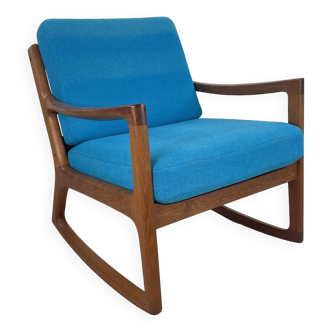 Fauteuil à bascule en teck Ole Wanscher des années 1960 fabriqué par France and Sons pour CADO Danemark avec revêtement bleu