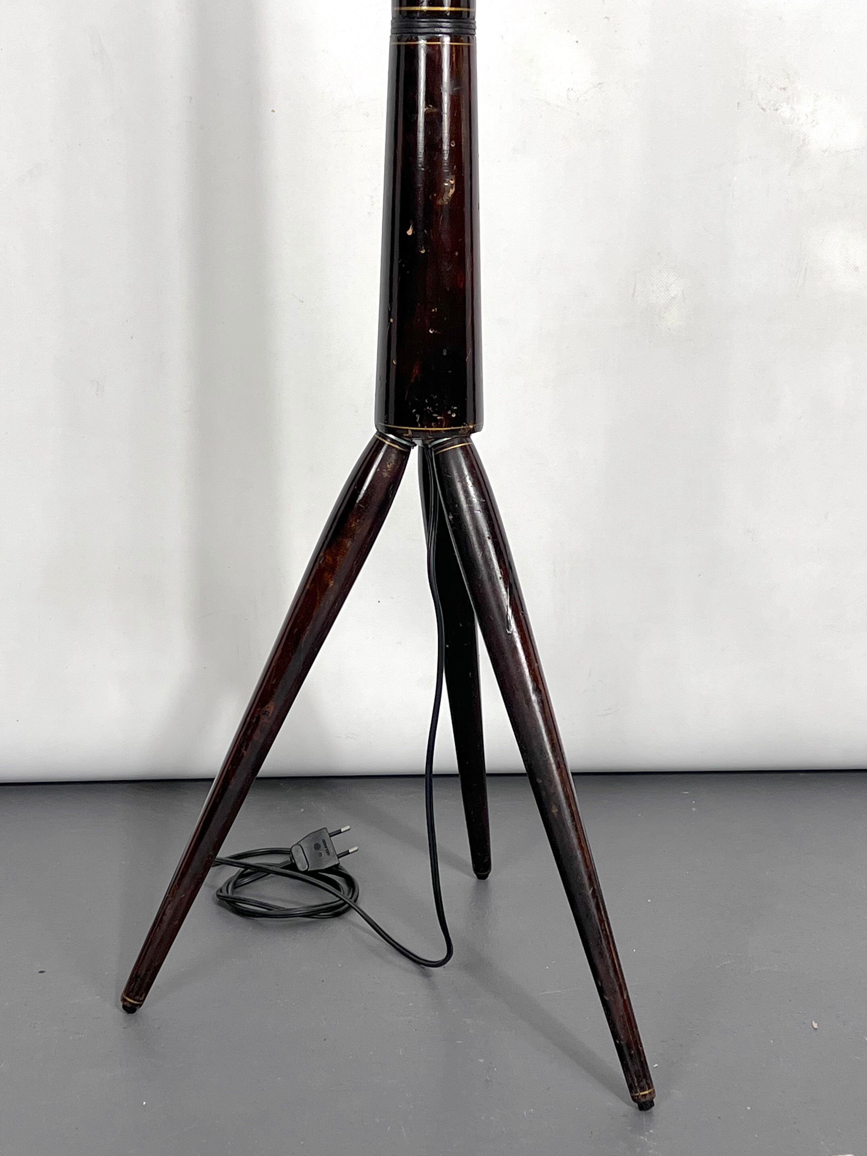 Wood tripod floor lamp, Italy, 1950s