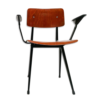 Chair bridge Result of Friso Kramer for Ahrend of Cirkel