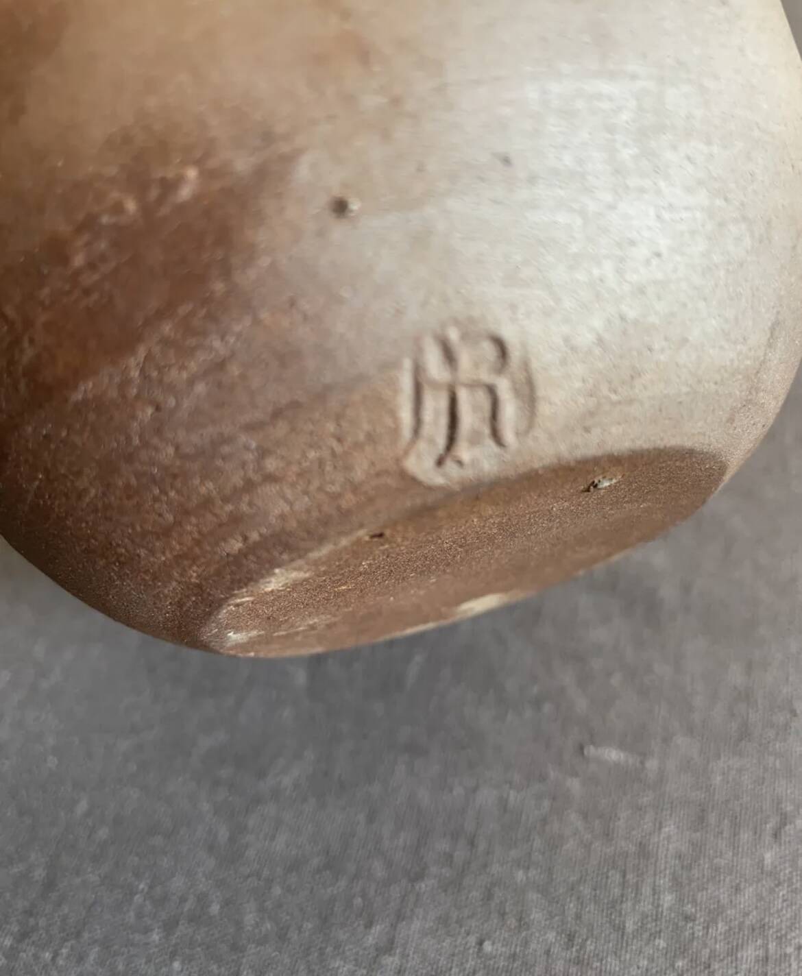 Pot à lait en grès pyrite