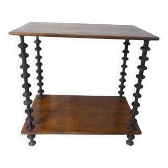 Étagère ancienne en bois avec bobines DMC – Meuble d’appoint industriel