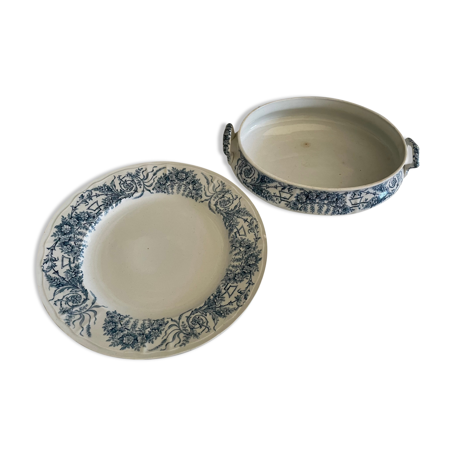 Set of two dishes iron land St Amand and Hamage