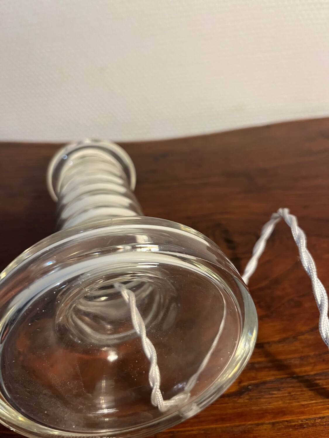 Clear glass lamp bulb