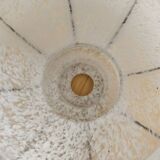 Speckled white opaline suspension