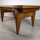 Extendable compass foot table