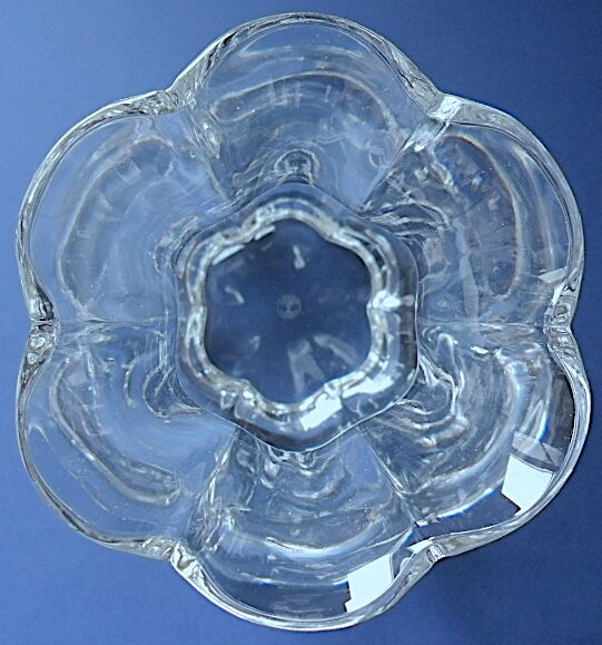 Polylobed vase in colorless crystal from Sèvres