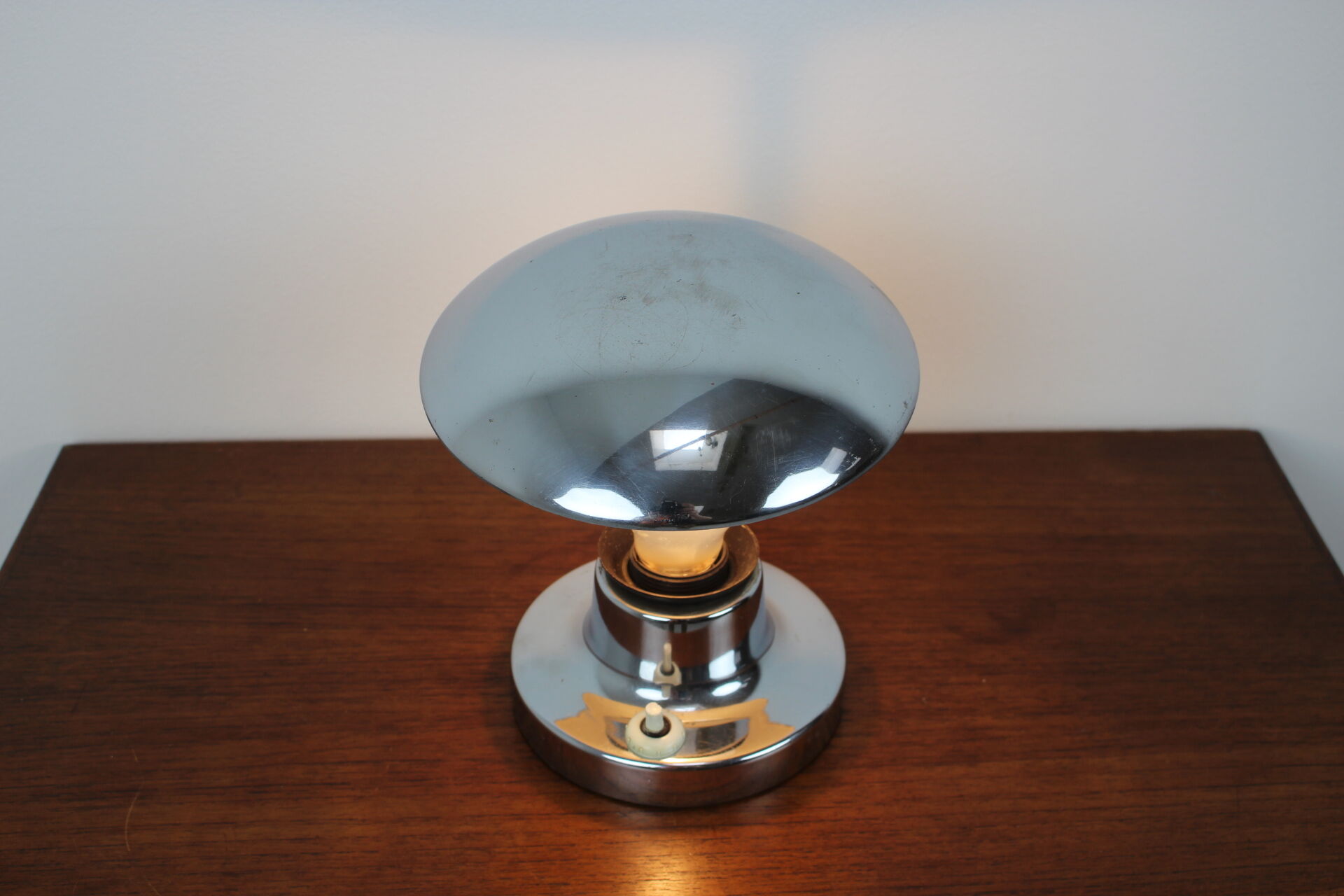 Big bauhaus brass table lamp, 1930