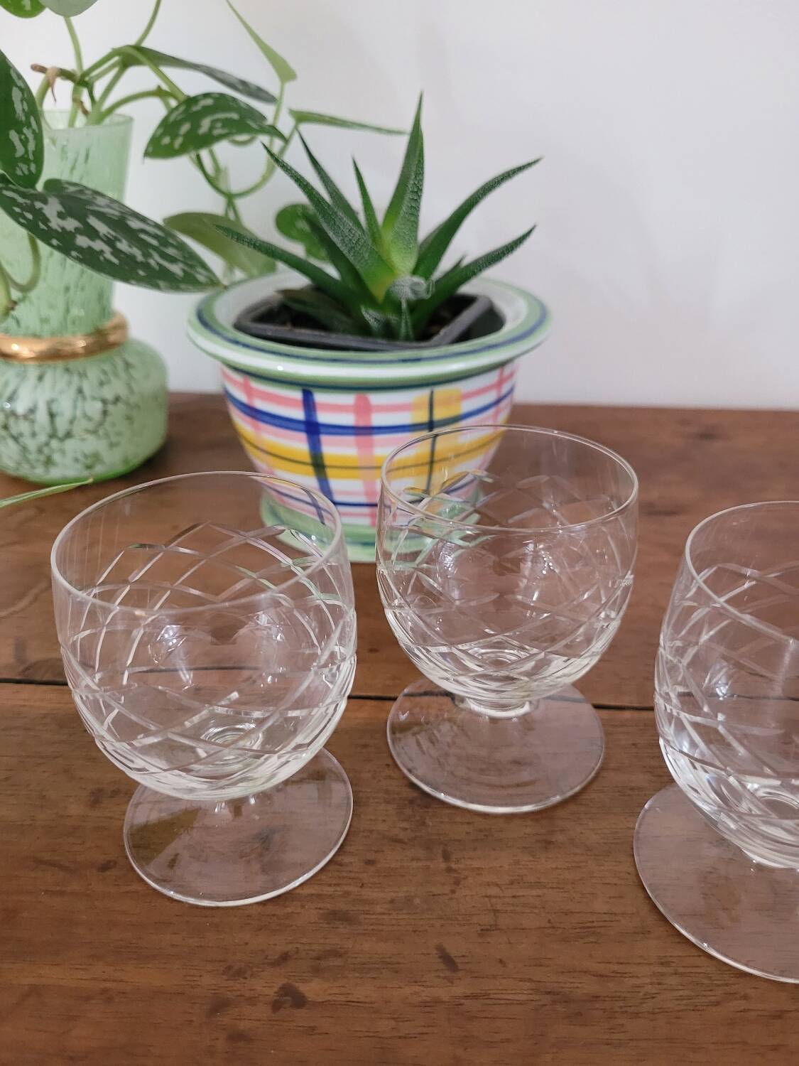 Set of 3 cut crystal digestif glasses
