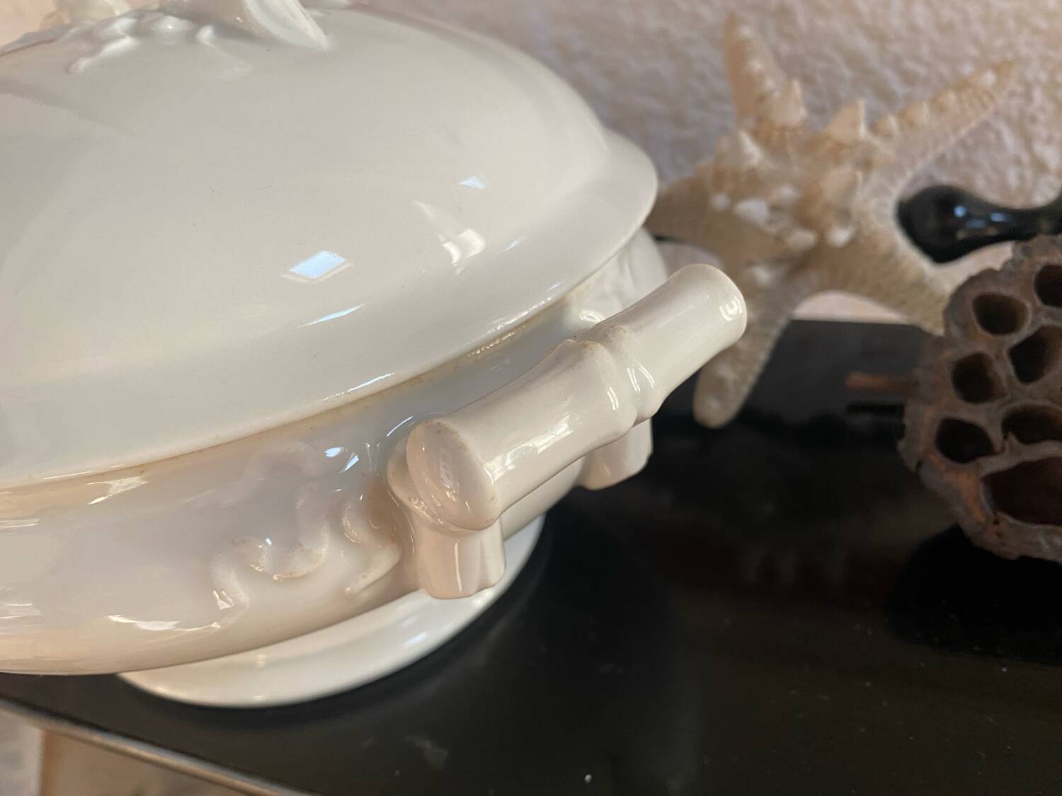 Small porcelain soup tureen with bamboo patterns.