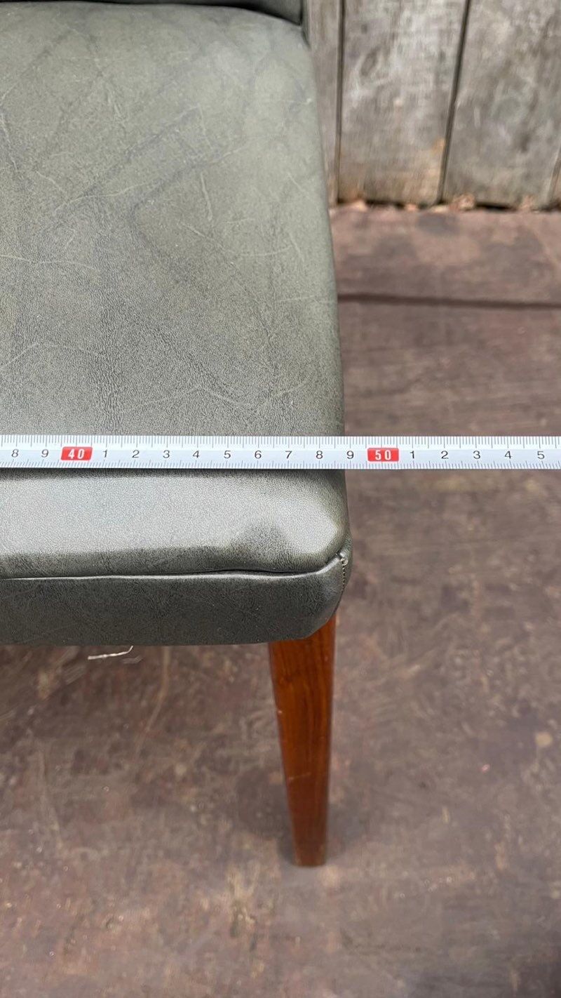 Scandinavian elegance for every interior project – Vintage 1970s chairs