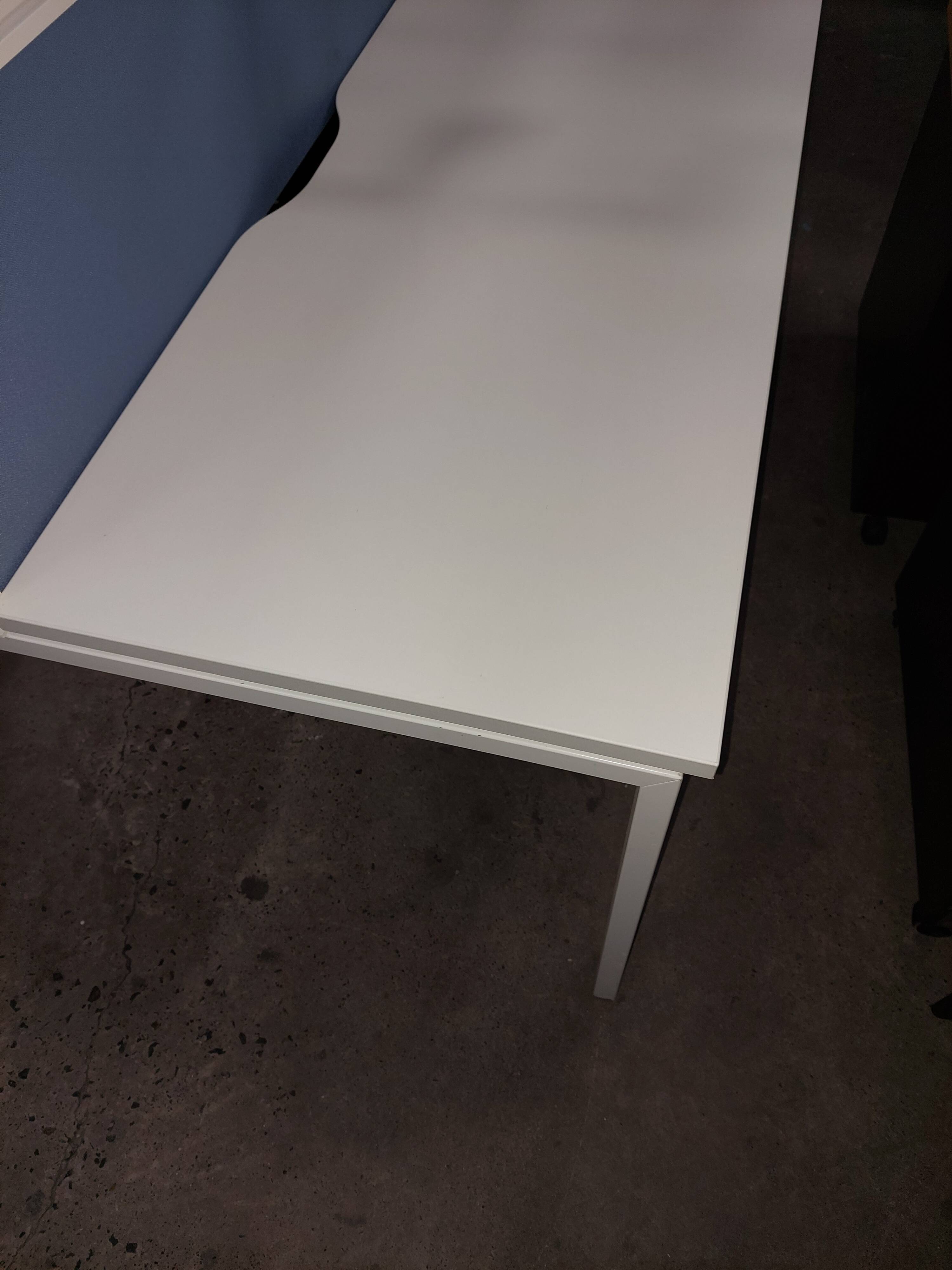 Bench desks 6 workstations with 3 removable partitions used good condition