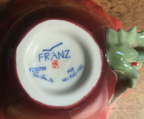 Tasse à cafe avec sa sous tasse, porcelaine Franz