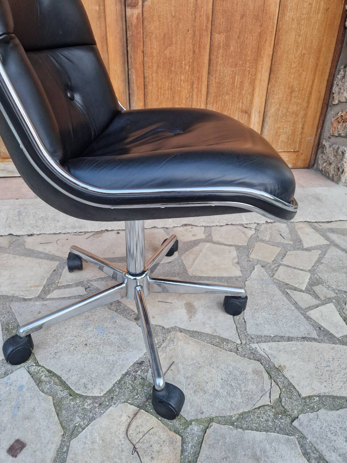 Charles Pollock Knoll armchair