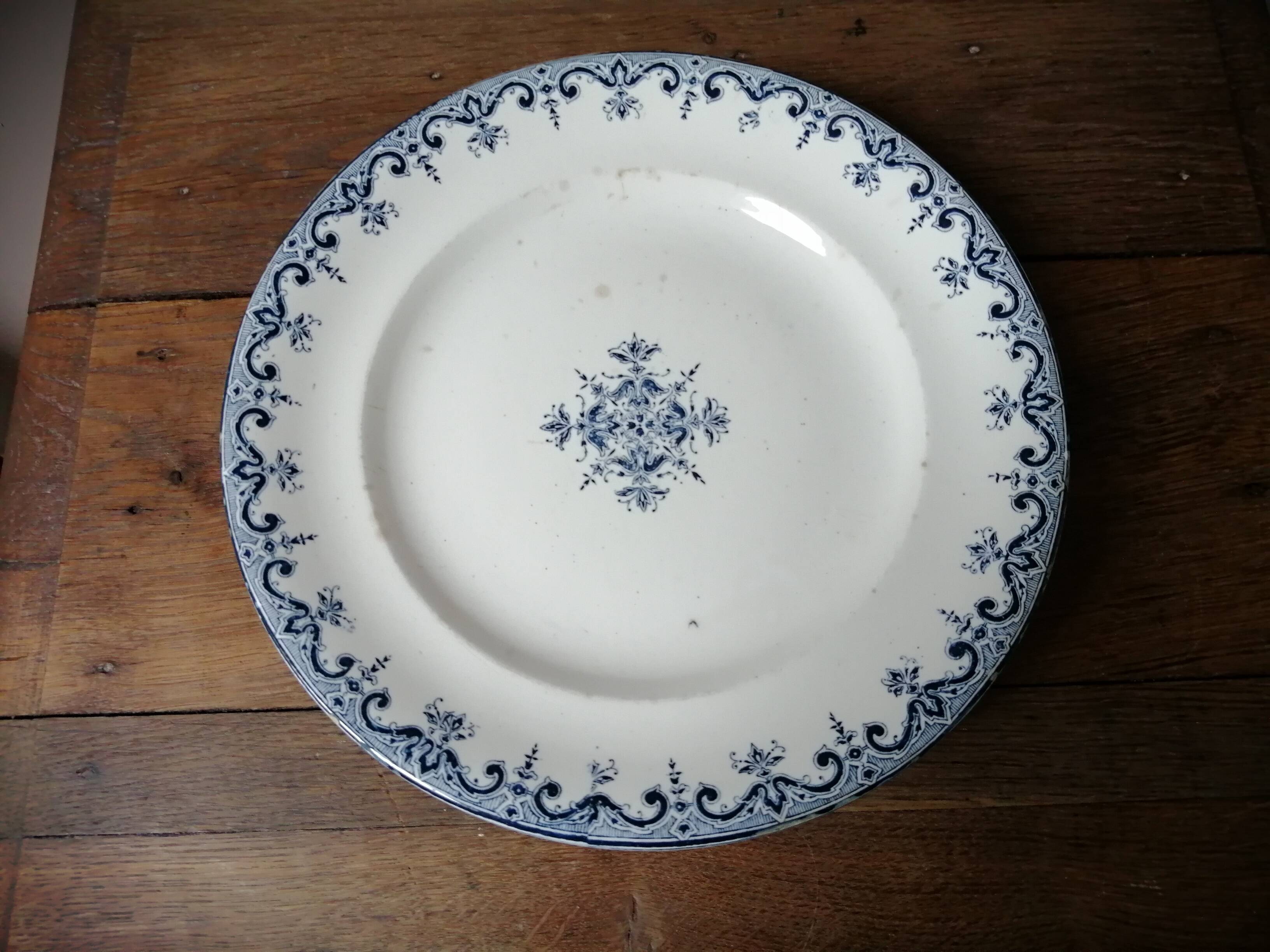 “Rouen” iron earth compote bowl