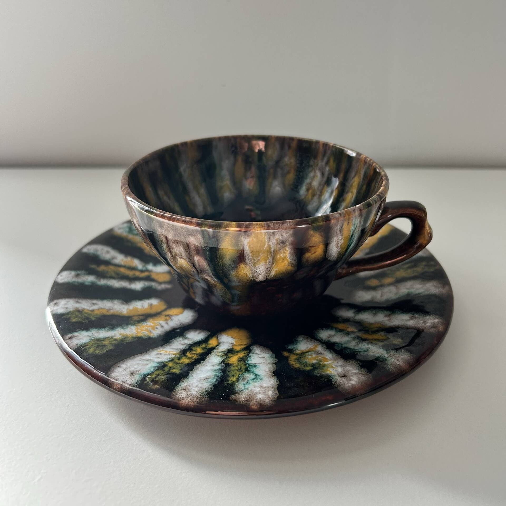 Unique cup and saucer set