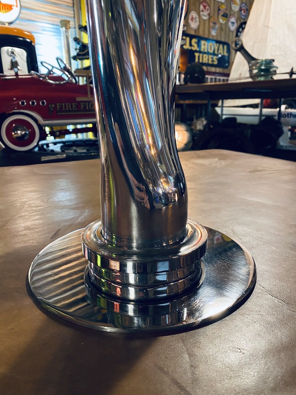Pale d'hélice d'avion sur socle