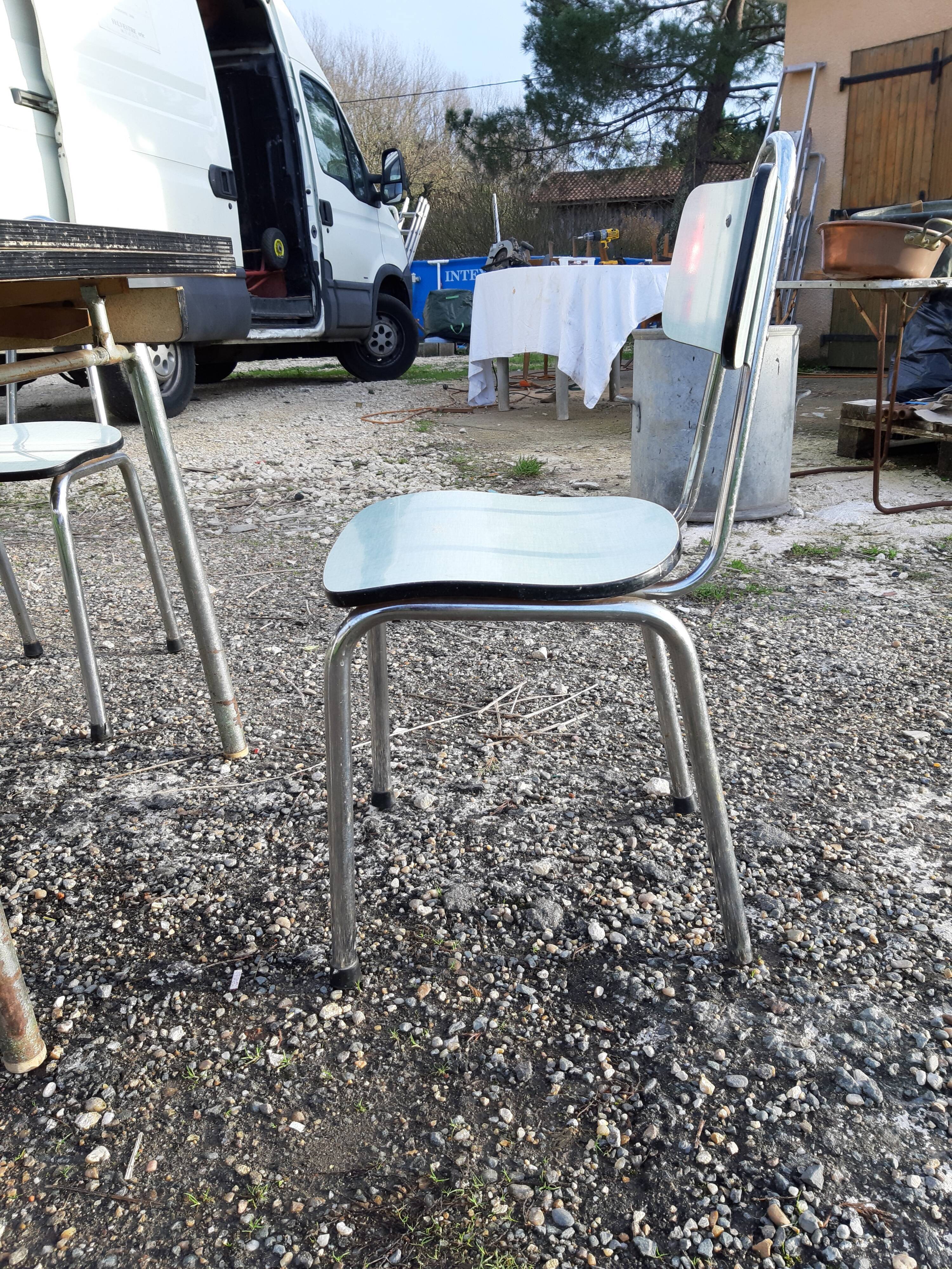 Table et 4 chaises formica vintage de marque Colmon