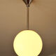 Suspension Art Déco globe en opaline vers 1940