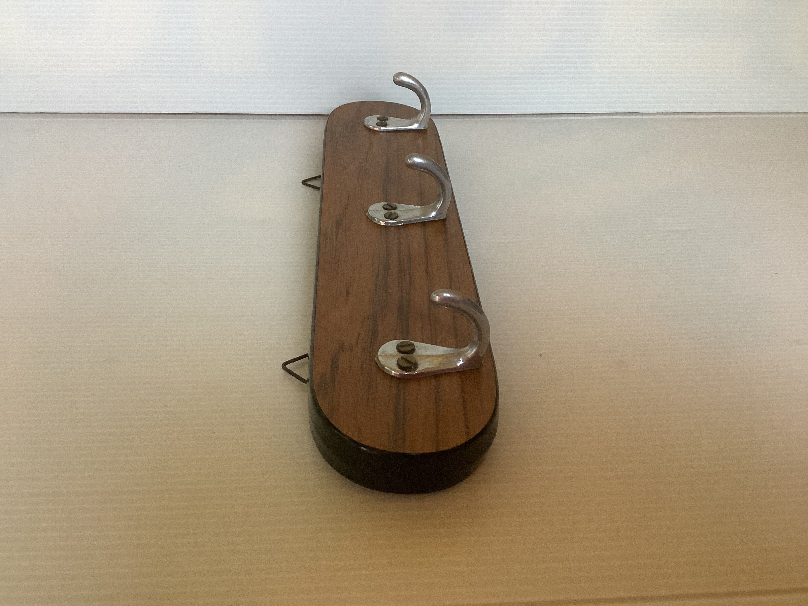 Tea towel holder in formica 3 hooks