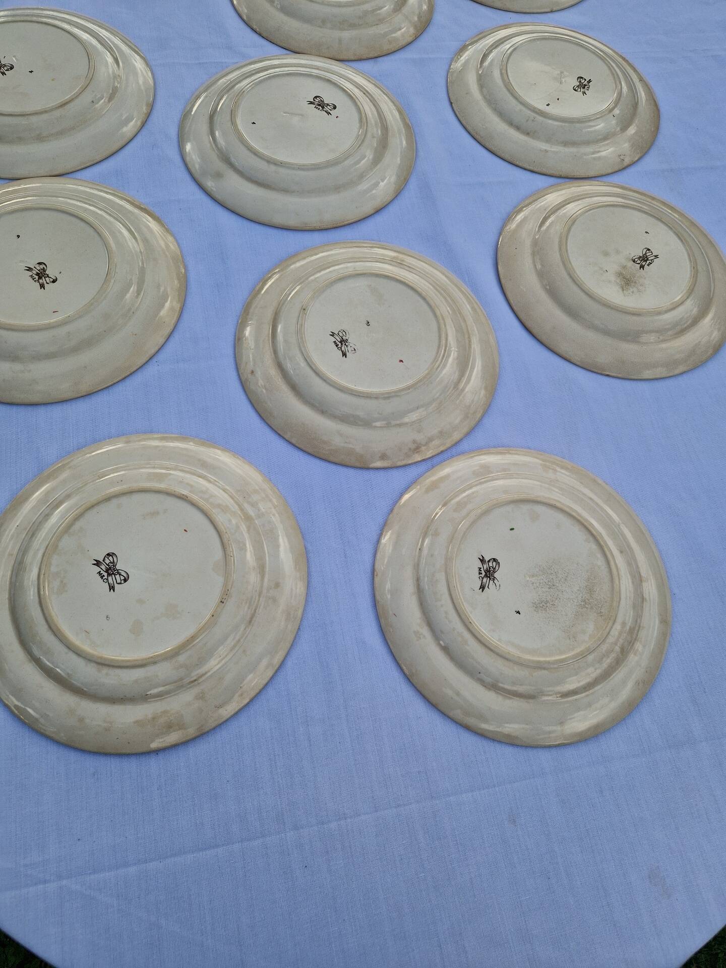 Set of 12 Terre De Fer Plates Manufacture Moore & Co Model Como