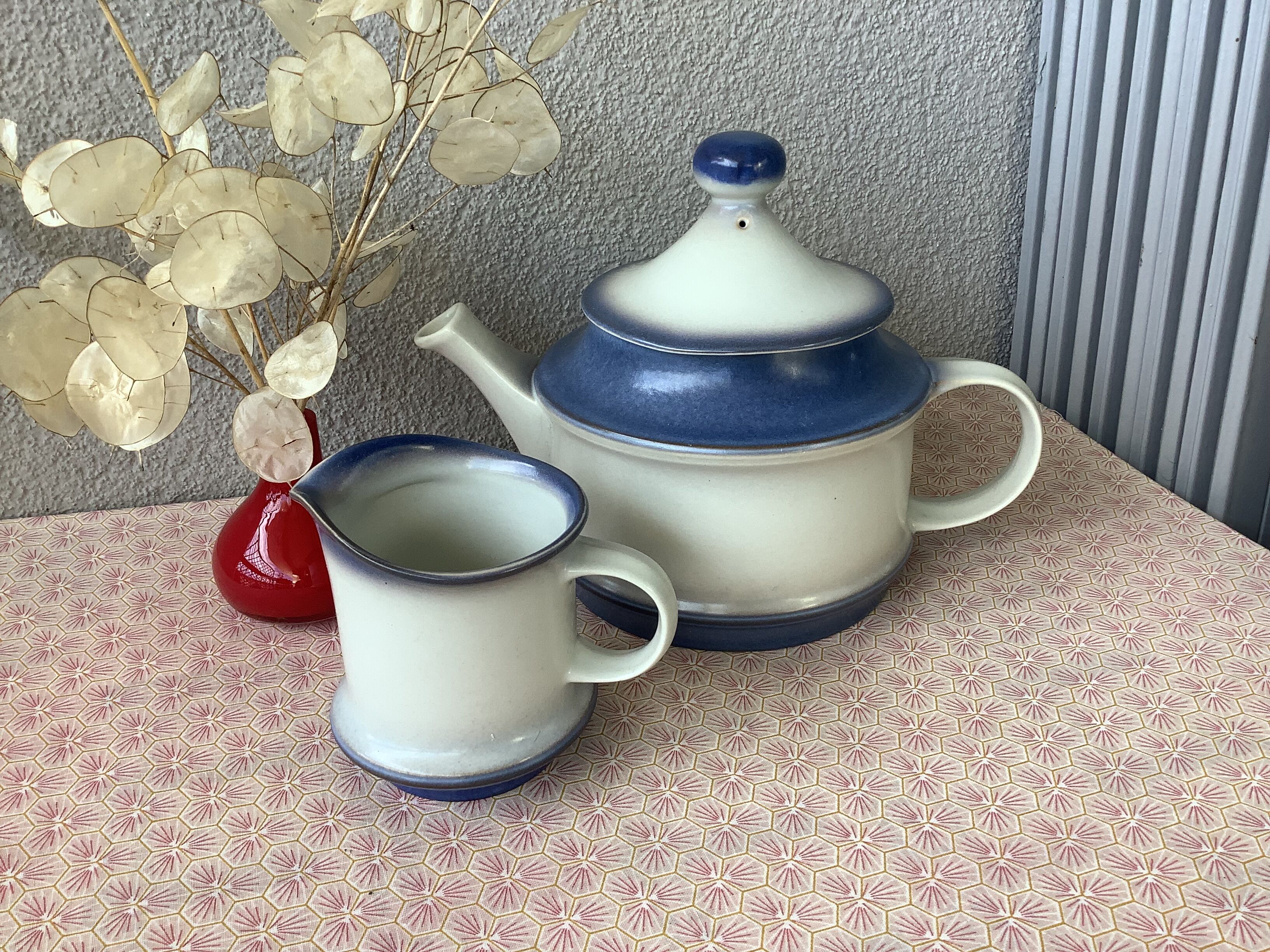 Teapot Goebel country Auvergne - Oeslauer Manufaktur and milk jug