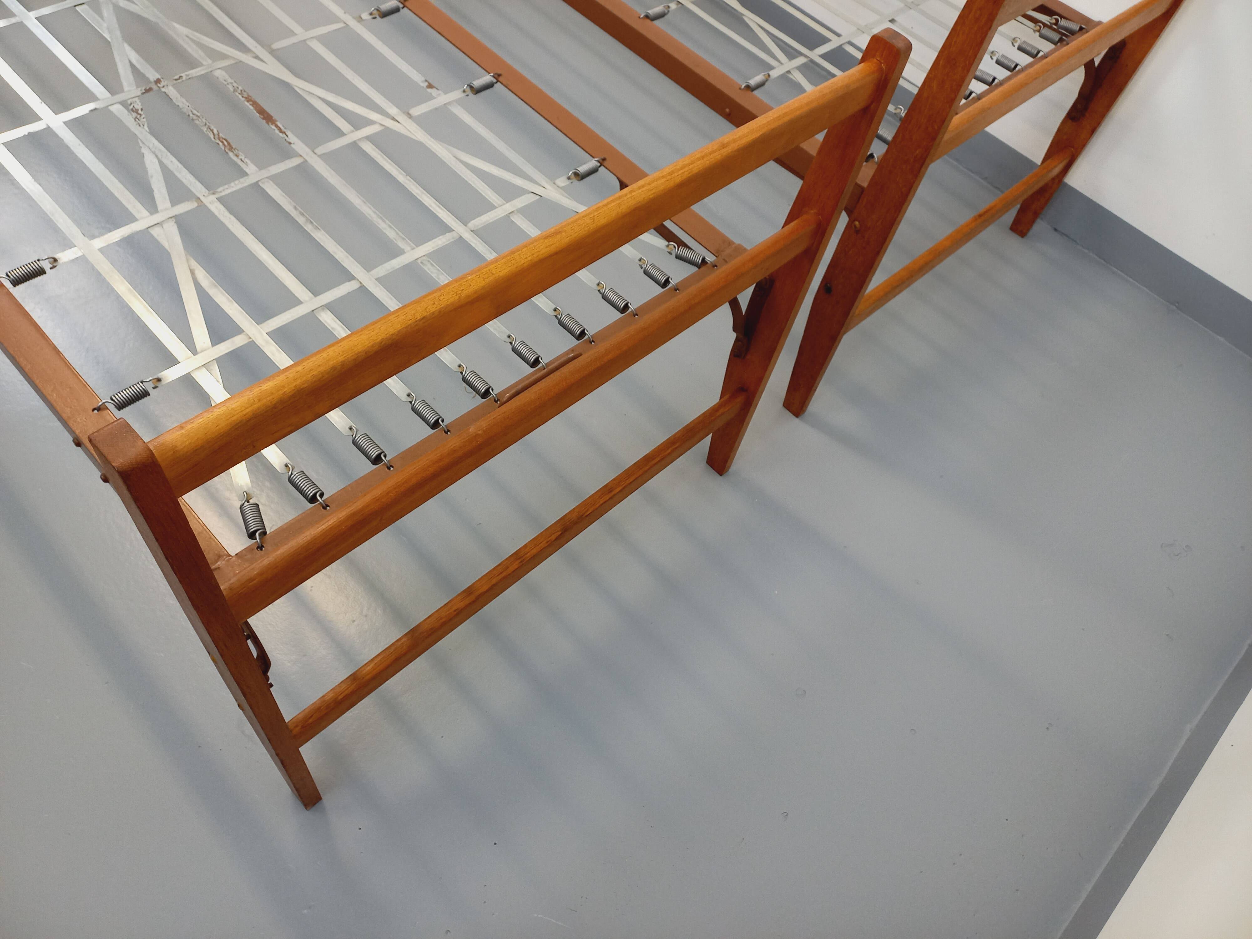 Pair of vintage stackable daybeds in oak wood and metal from the 60s