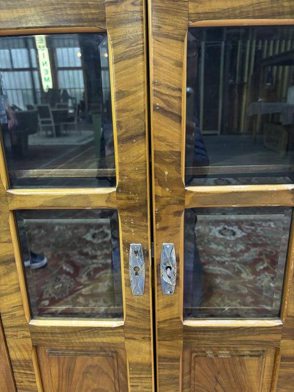 Petite vitrine art deco en noyer et placage