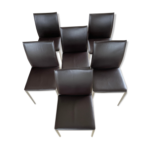 Chaises cuir marron et pieds métal