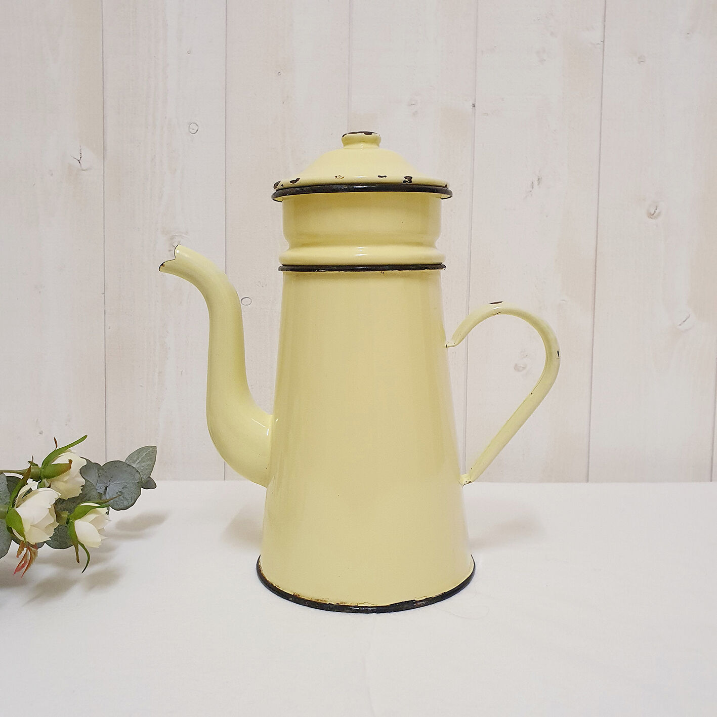 Yellow enamelled coffee maker