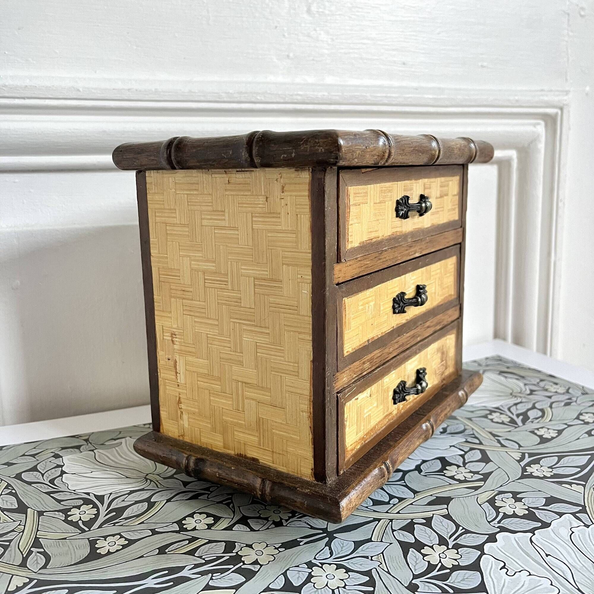 Vintage bamboo 3-drawer chest of drawers jewelry box