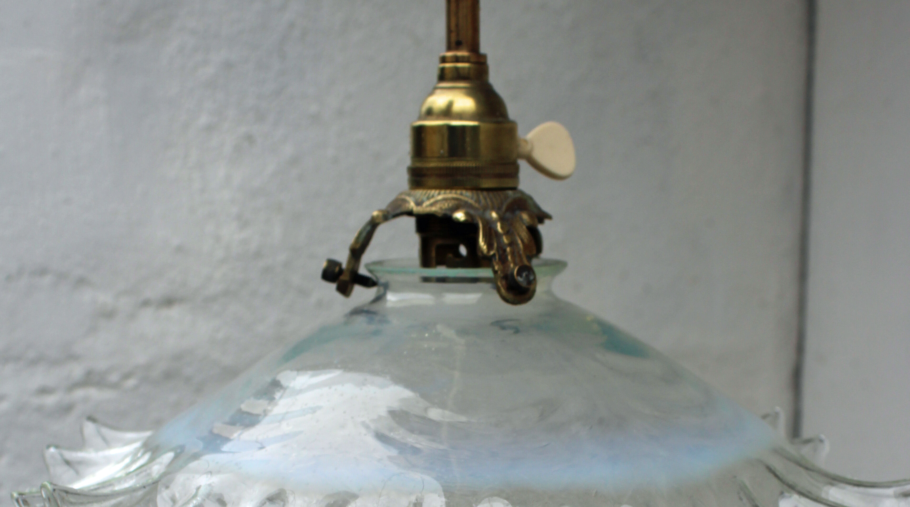 Walking suspension in blue and transparent nted opaline