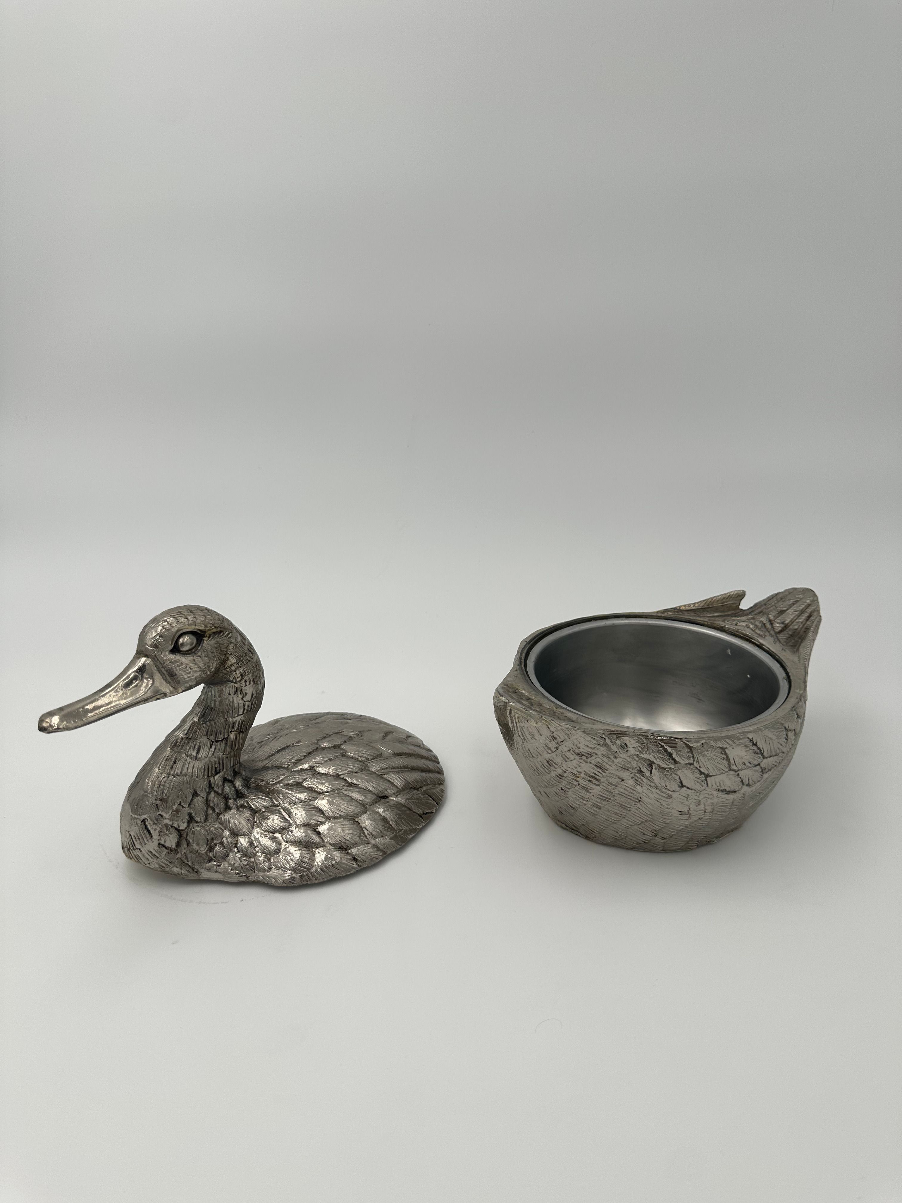 Suite de deux seaux à glace représentant un canard en métal argenté de Mauro Manetti