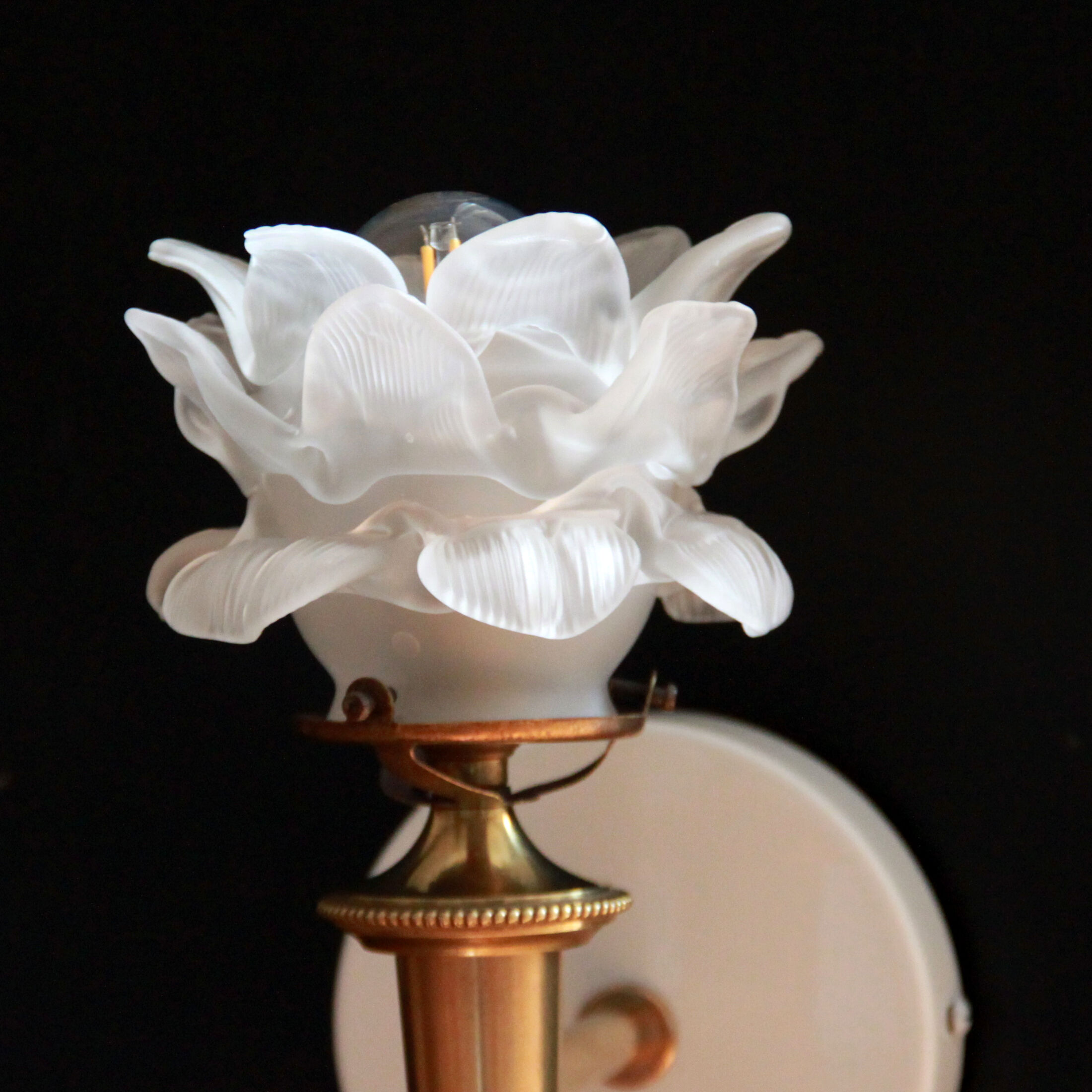Wall apply torch torch brass tulip pink flower light empire pine cone
