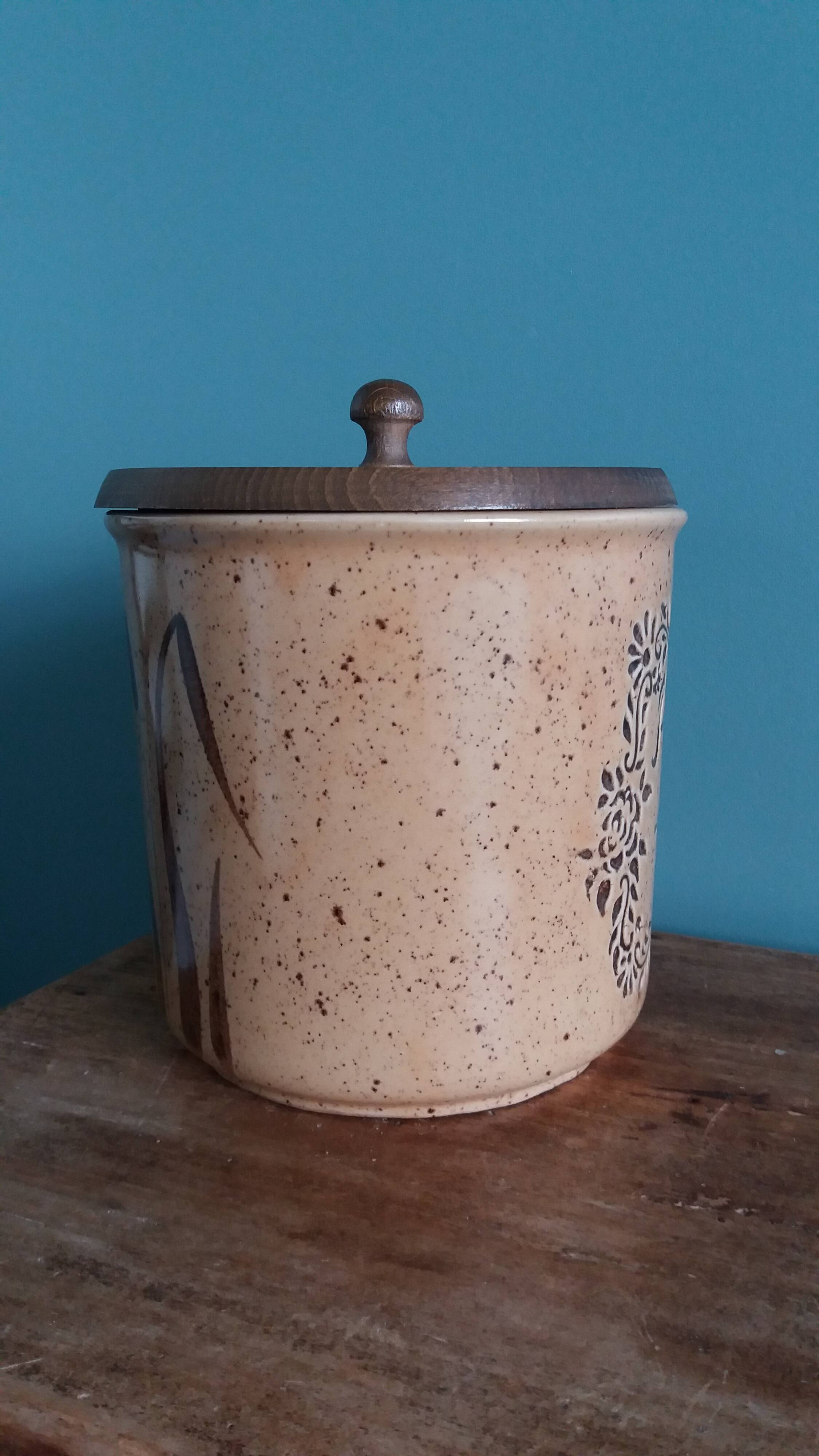 Ceramic and wood covered pot/tabletop bin