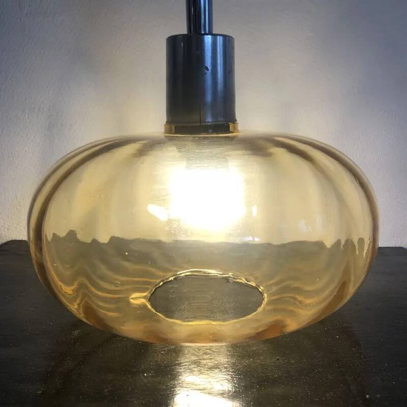 Vintage suspension rise and fall