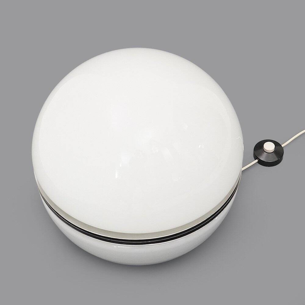 White glass table lamp by Enrico Tronconi for Tronconi, 1970s.