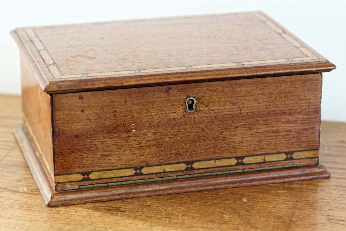 Inlaid cigar box