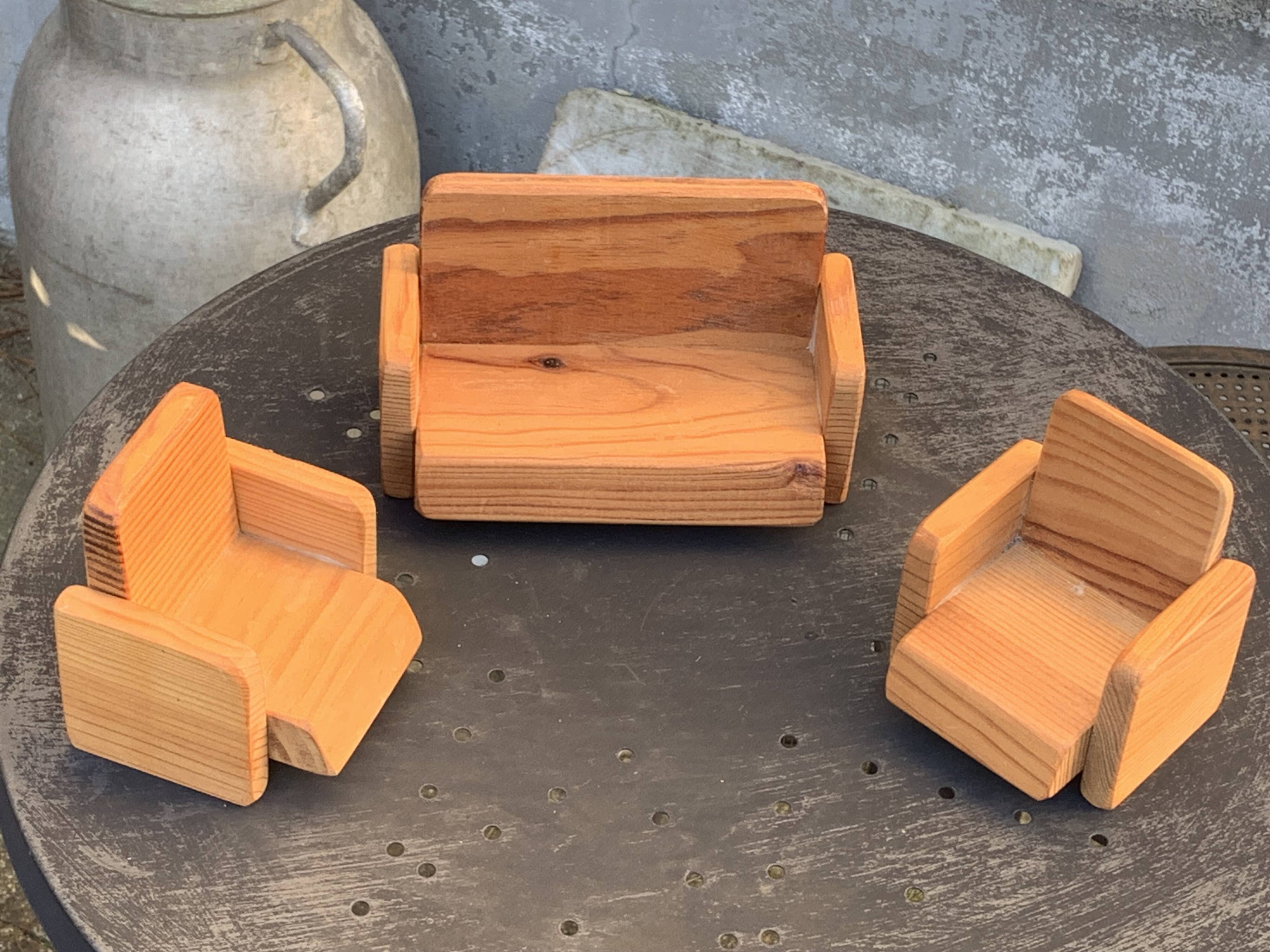 Set of furniture for dolls and dolls' houses, handcrafted, consisting of a sofa and two armchairs