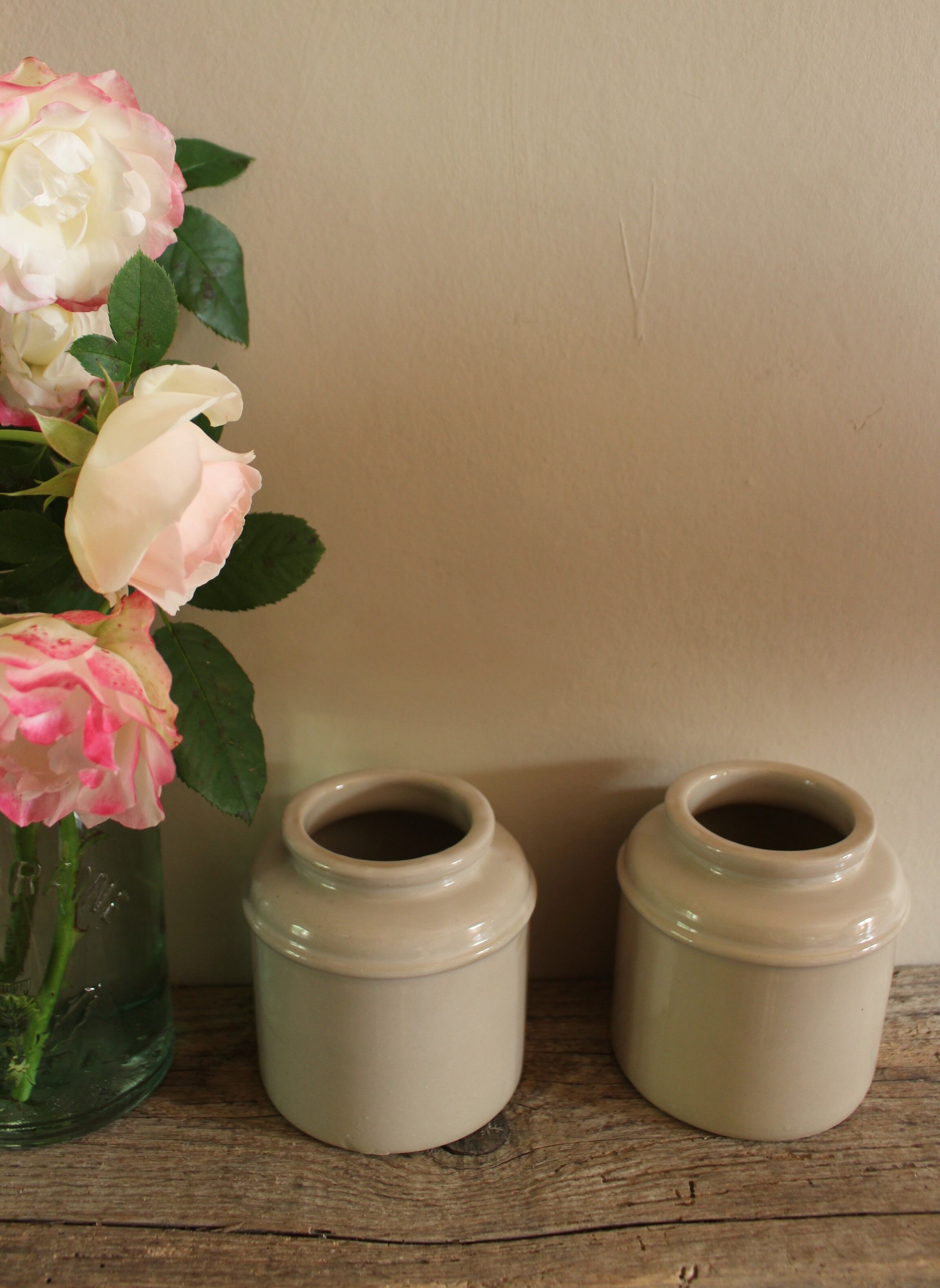 A lot 2 small pots varnished gray vintage