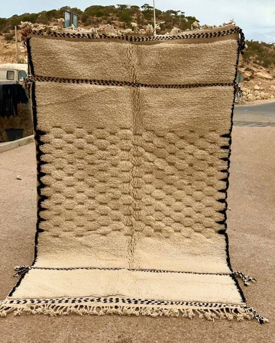 Traditional handmade Beni Ouarin rug size 150 x 250 cm