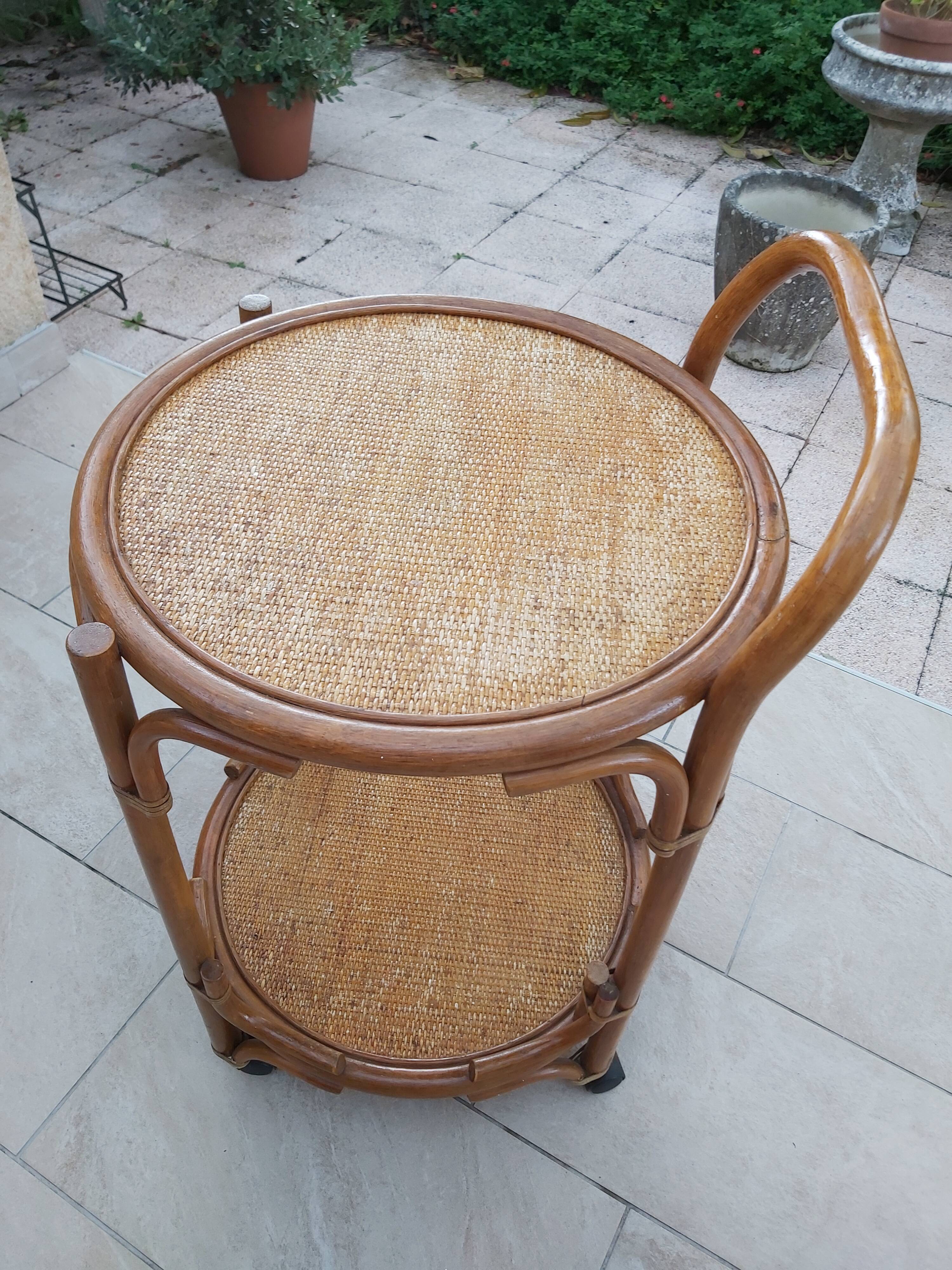 Rolling rattan service