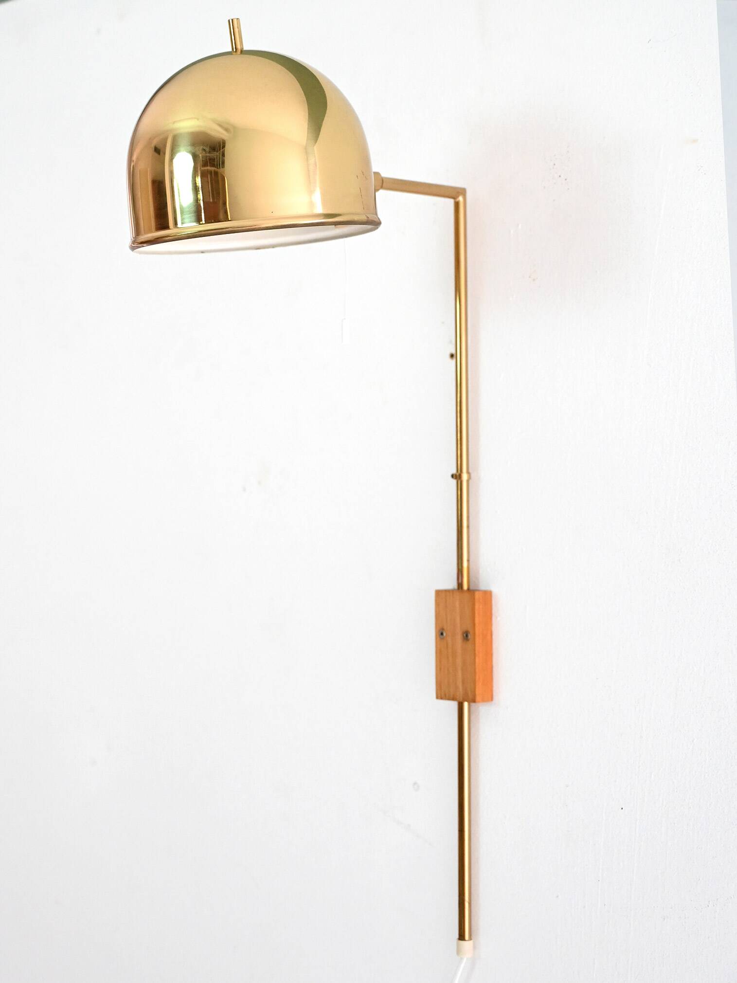 V-75 Wall Lamp by Eje Ahlgren