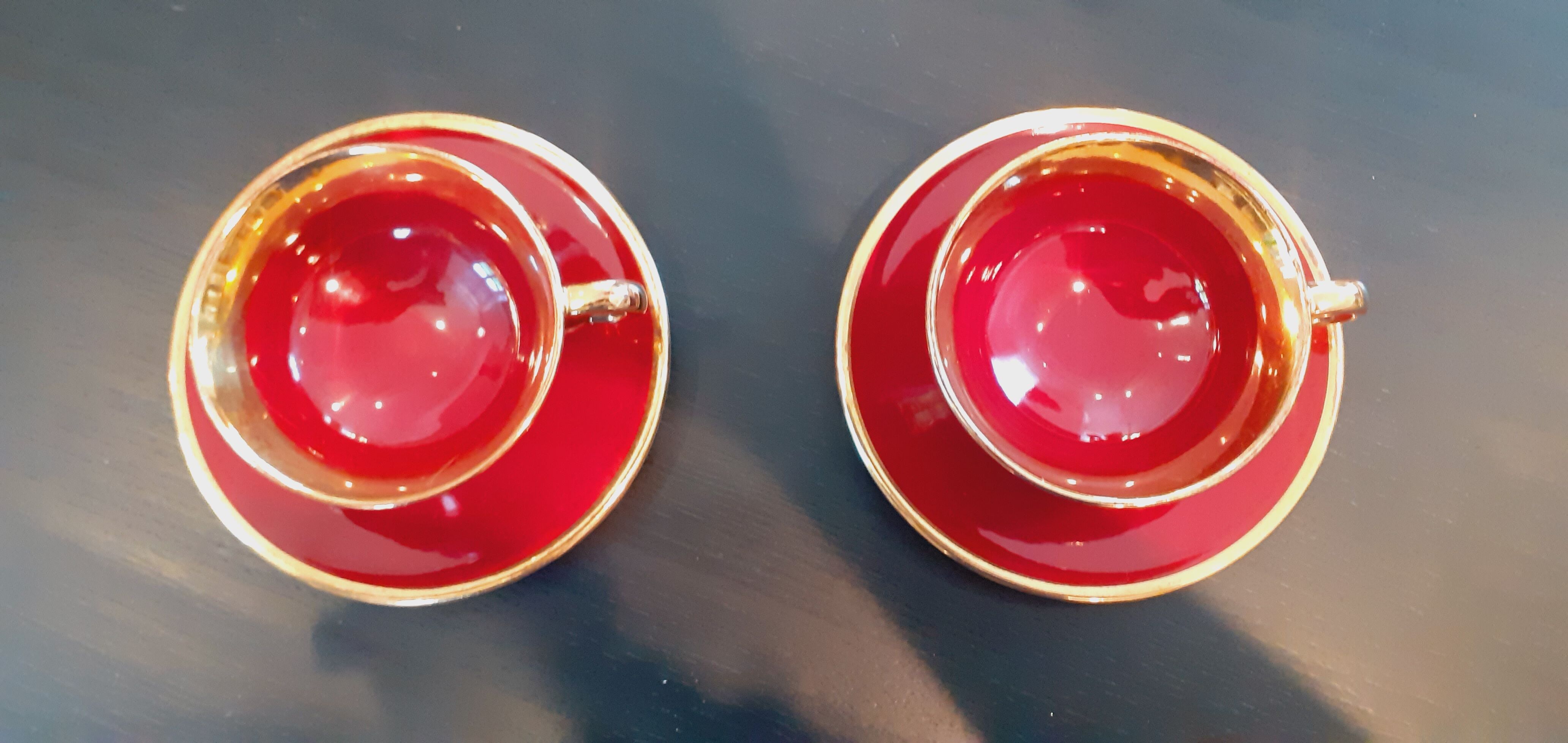 Pair of cup year 50 in glazed porcelain Magdalithe
