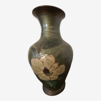 Vase en laiton émaillé