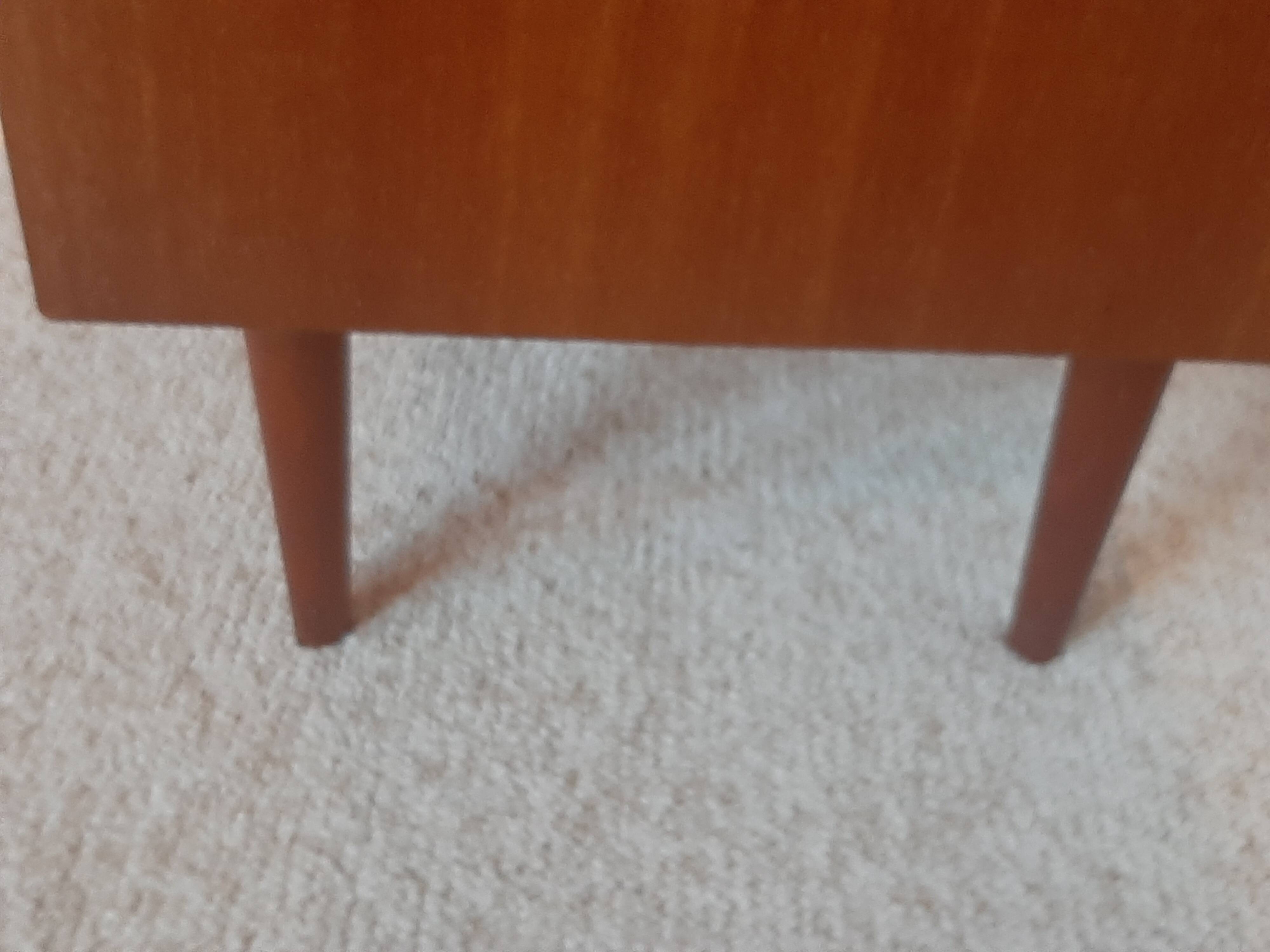 Commode en bois vernis, années 80