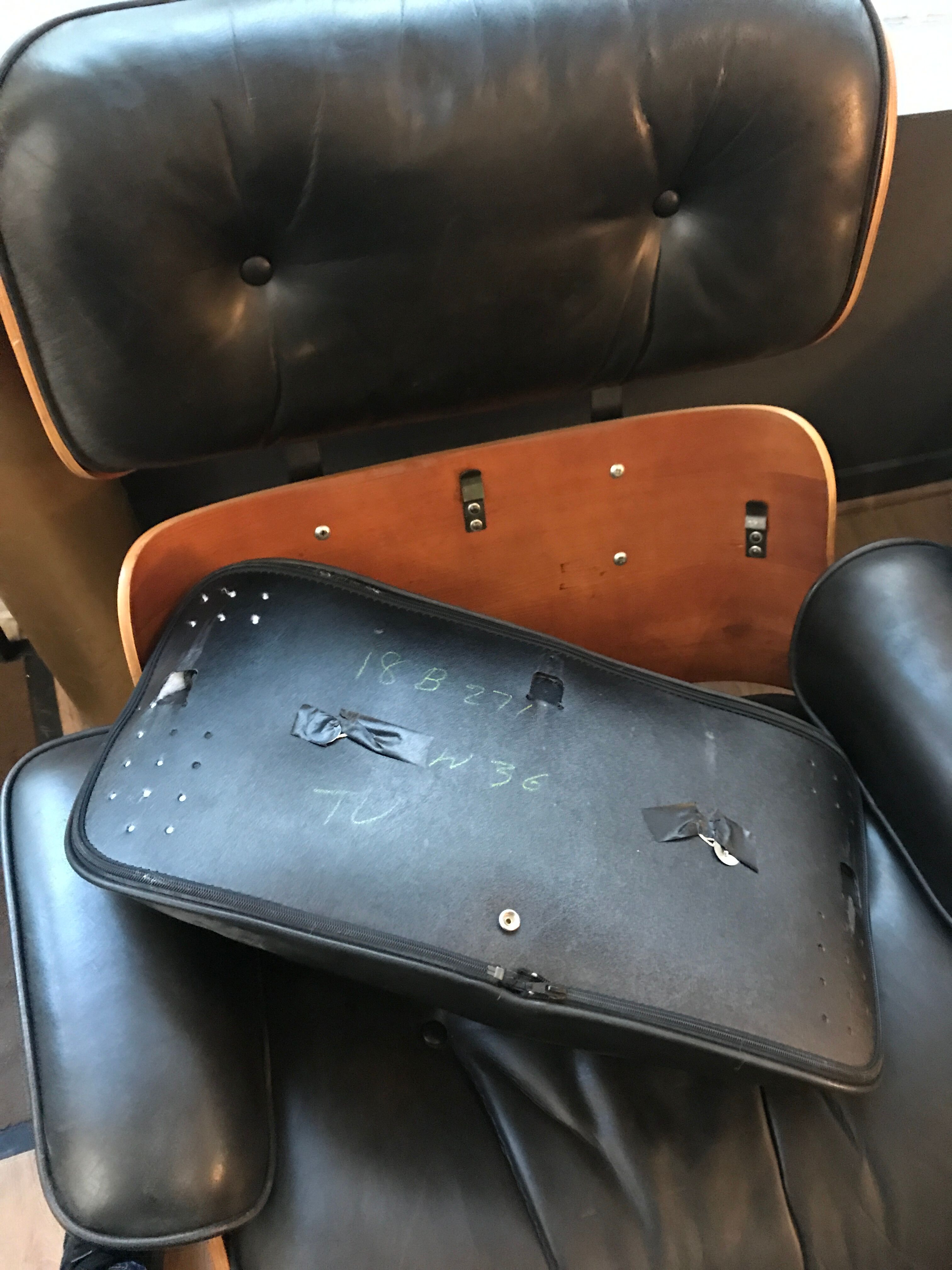 Lounge chair and ottoman by Charles & Ray Eames US edition Herman Miller 1980